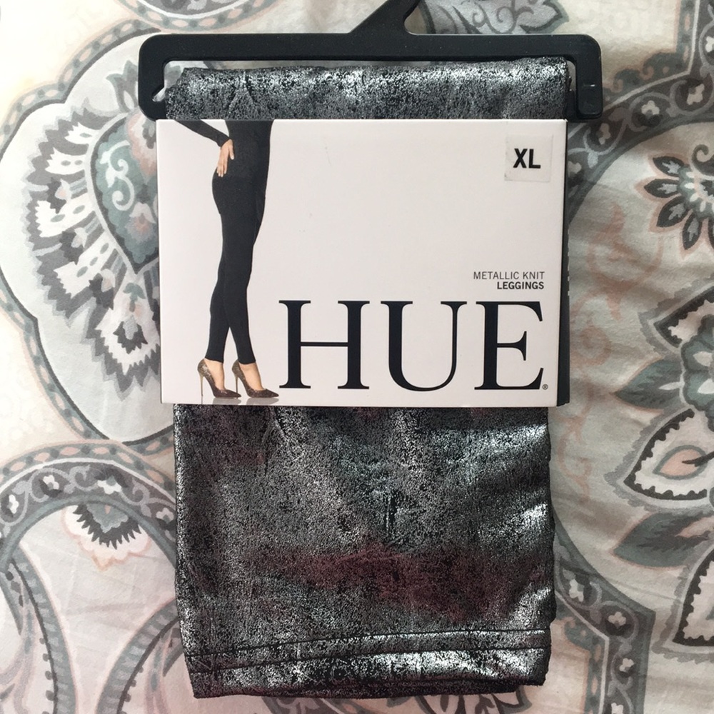 HUE Metallic Knit Legging